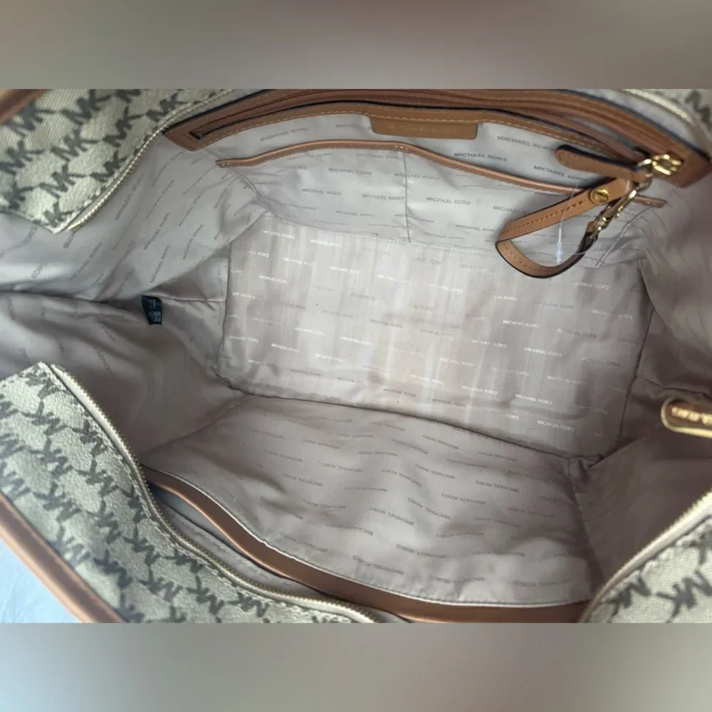 Michael Kors Emry XL Top Zip Tote - Picture 8 of 9